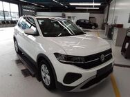 VW T-Cross, 1.0 TSI Life, Jahr 2024 - Kiel