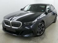 BMW 520, i G60 M Sportpaket H&K Sit, Jahr 2023 - Paderborn