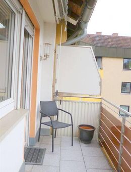 Renovierte, helle 3 Z Wohnung mit neuer EBK und zwei Balkone - Kitzingen