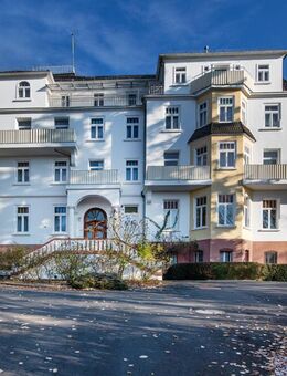 Denkmalgeschützte Jugendstilvilla Seminarhaus/Therapiezentrum mit Nebengebäude und Wald-/Parkanlage bei Fritzlar - Bad Zwesten