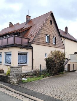 Einzigartig wohnen: Modernisiertes Zweifamilienhaus mit Scheunenanbau in Top-Lage von 95326 Kulmbach-Forstlahm! - Kulmbach