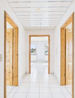Lichtdurchflutete 2-ZKB-Dachgeschosswohnung in ruhiger Lage von Riegelsberg! - Riegelsberg
