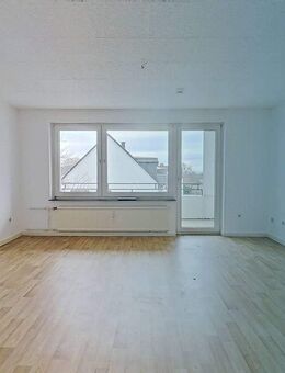 Perfekt für eine kleine Familie: Renovierte 4-Zimmer-Wohnung mit BALKON - Göttingen