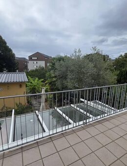 Renovierte 3 Zimmerwohnung sucht neue Mieter, Max. 2 Personen - Rüsselsheim