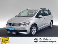 VW Touran, 1.5 TSI Comfortline, Jahr 2022 - Krefeld