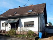 Geräumiges Wohnhaus mit 4-5 Schlafzimmer, Terrasse, Garten und Garage in Losheim am See! - Losheim (See)