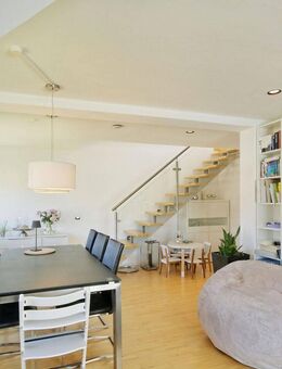 Stilvolles Wohnen: Maisonette im Loftstil mit exklusivem Wellnessbad - Ludwigsburg