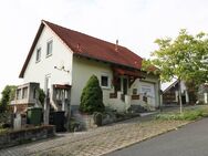 Freistehendes Einfamilienhaus mit Einliegerwohnung und tollem Fernblick - Dörzbach