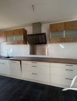 ** Direkte Ortskernlage ! ** Tolle Oberwohnung im Herzen von Augustfehn ! - Apen