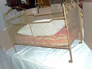 Altes Puppenbett .Metall. - Telgte