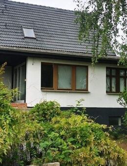Einfamilienhaus in gewachsener Wohnlage mit Garage und Keller. - Biederitz