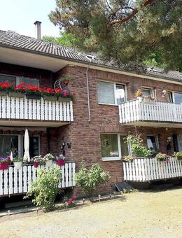 Siegburg-Kaldauen: Gepflegtes Mehrfamilienhaus in guter Lage mit Balkonen und Garagen - Siegburg