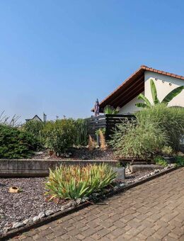 Exklusive Lage in Binzen-Ein-/Zweifamilienhaus mit viel Platz zum Wohnen und viel Nutzfläche! - Binzen