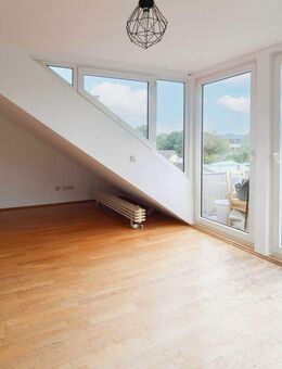 Helle zentrale Zwei-Zimmer-Dachgeschosswohnung in Bonn - sofort bezugsfrei - Bonn