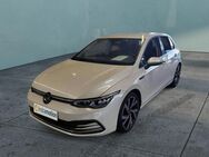 VW Golf, 2.0 TDI STYLE LM18, Jahr 2022 - München