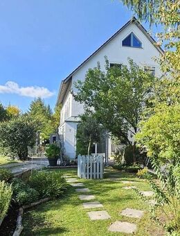 Herrliches Einfamilienhaus mit wunderschönem und weitläufigem Garten in exponierter Lage von Rieden - Rieden (Regierungsbezirk Oberpfalz)