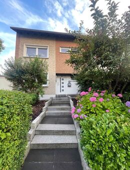Große Doppelhaushälfte mit moderner Ausstattung - Dortmund
