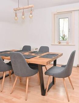 Großzügige 5-Zimmer Wohnung mit Wintergarten! - Hannover