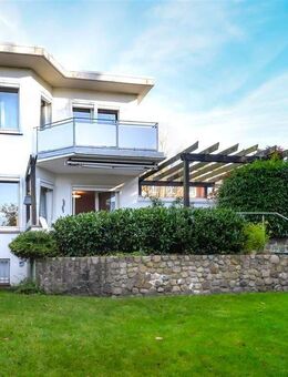 Zeitloses Design - Praktisches Reihenendhaus - Bad Oldesloe