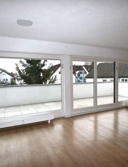 Attraktive 3-Zimmer-Wohnung mit zwei großen Balkonen und Einbauküche - Schwäbisch Gmünd