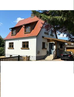 Heimeliges Wohnhaus mit Carport, Stellplatz und Garten - Postbauer-Heng (Markt)