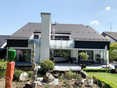 Exklusive WHG in Zweifamilienhaus, Top-Lage am Waldrand – hochwertig saniert! (Haus im Haus)