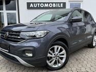 VW T-Cross, 1.0 TSI Life, Jahr 2022 - Königsfeld (Schwarzwald)