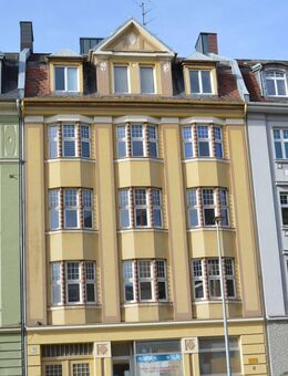 Neu renovierte 5-Zimmer-Wohnung - Hof