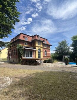 Anleger-Traum: Pool, Stellplätze, 3 Wohnungen - beste Lage in Rudolstadt - Rudolstadt