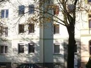 Großzügige 1 RWE im 3. OG mit Einbauküche und Balkon mit Altbauflair - Dessau-Roßlau