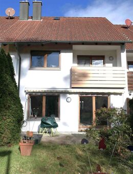 SONNIGES REIHENVERSATZHAUS mit WOHLFÜHLATHMOSPHÄRE und außergewöhnlich großzügiger Raumaufteilung! Ruhige, grüne Lage zwischen SCHWABACH und ROTH! - Roth (Bayern)