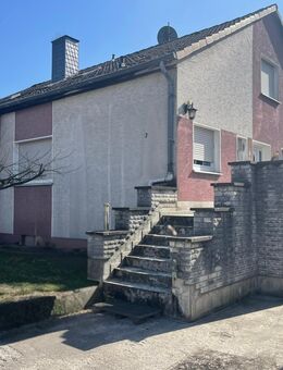 Platz für Ideen - Einfamilienhaus mit Einliegerwohnung in Waldrandlage von Balve-Beckum - Balve