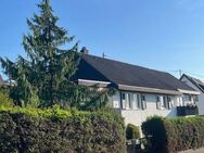 Zweifamilienhaus in Doppelhausform mit Halle/Büro - Nürtingen