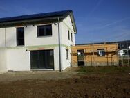 Neubau Doppelhaushälfte in Südausrichtung mit Wärmepumpe und PV Anlage - Langenenslingen