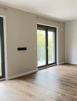 PROVISIONSFREI: Tolle, neuwertige 2 ZKB mit Balkon in Lichtenberg! - Berlin