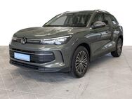 VW Tiguan, 2.0 TDI Life Max Dig 18LM, Jahr 2024 - Hannover