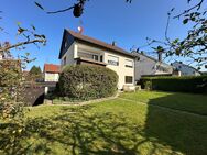 Freistehendes 2-Familienhaus m. Balkon, Terrasse u. herrlichem Gartenbereich in bevorzugter Südlage - Steinenbronn