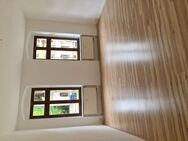 WG's aufgepasst !!! zwei 25m² große Zimmer / modernem Laminat + große Küche mit extra Zimmer - Chemnitz