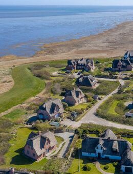 Seltenes Juwel mit Blick auf das Rantumer Wattenmeer - Schöne Doppelhaushälfte unter Reet - Sylt