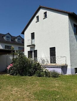 Gepflegtes Einfamilienhaus mit großem Garten in zentraler Lage - Hersbruck
