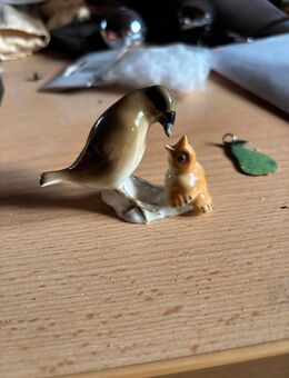 Hutschenreuther Selb Germany Nr. 15 – Porzellanfigur „Vogel mit Küken“, ca. 5 cm, sehr guter Zustand - München Sendling