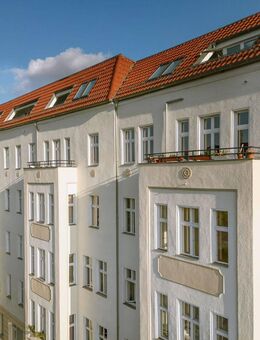 Bezugsfreie, helle 1-Zimmerwohnung mit Balkon & Wannenbad - Berlin