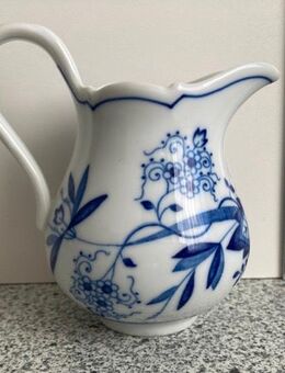 Hutschenreuther Kännchen mittel original Zwiebelmuster 1. Wahl - Langen (Hessen)