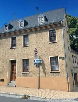 Freistehendes Einfamilienhaus mit Werkstatt, Garage & Terrasse – Wohn- und Arbeits(t)raum im Zentrum von Meerane! - Meerane