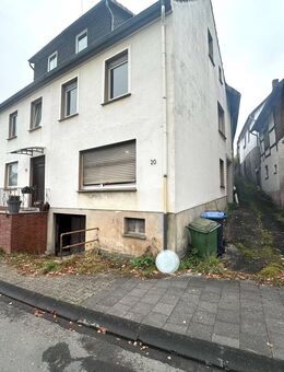 Sanierungsbedürftige Doppelhaushälfte in Marsberg - Ideal für Handwerker - Marsberg