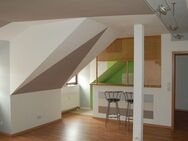 geschmackvolle 2 - Raum Dachgeschoss - Wohnung mit offener Einbauküche und Theke - Zittau