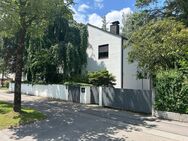 Großhadern: Zweifamilienhaus (ca. 400 m² Wohn-/Nutzfläche) mit potential! - München