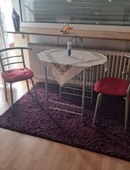 Esszimmertisch mit 2 stühlen - Berlin Neukölln