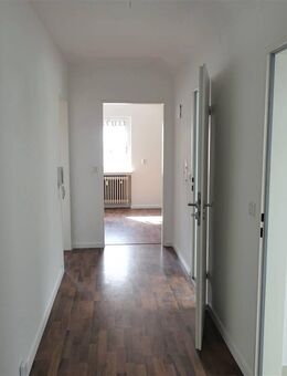 Helle 2-Zimmer-Dachgeschoss-Wohnung in bevorzugter, ruhiger Wohnlage Nh. Rörerstraße! - Deggendorf