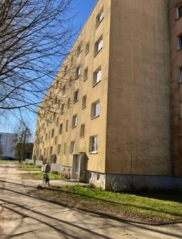 Wohnen - 01. OG - links - Otto-von-Guericke-Straße 43 Besichtigung ab ca. Mitte Juli möglich - Schwerin